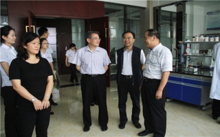 廢棄物資源化國(guó)家工程研究中心、昆明理工大學(xué)孫可偉教授,棄物資源化國(guó)家工程研究中心常務(wù)副主任、昆明理工大學(xué)教授李如燕博士蒞臨指導(dǎo)