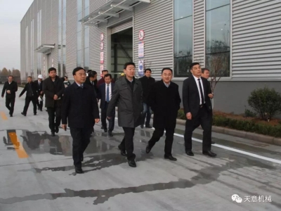 山東省住建廳黨組成員、副廳長(zhǎng)張曉海蒞臨天意機(jī)械調(diào)研指導(dǎo)